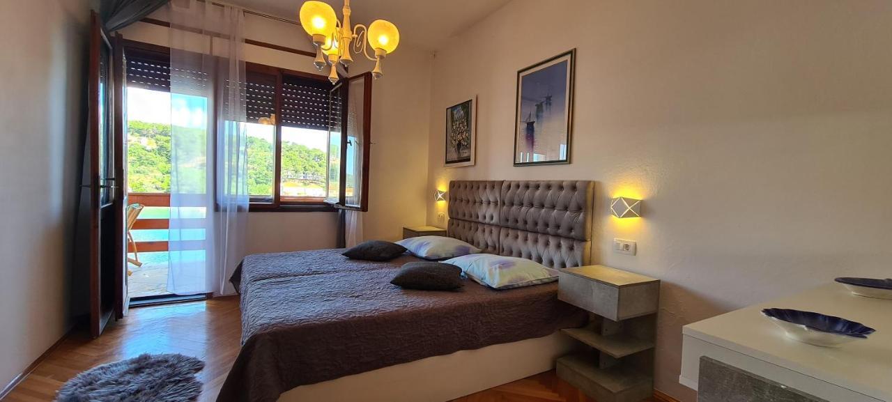 Apartment Next To The Sea